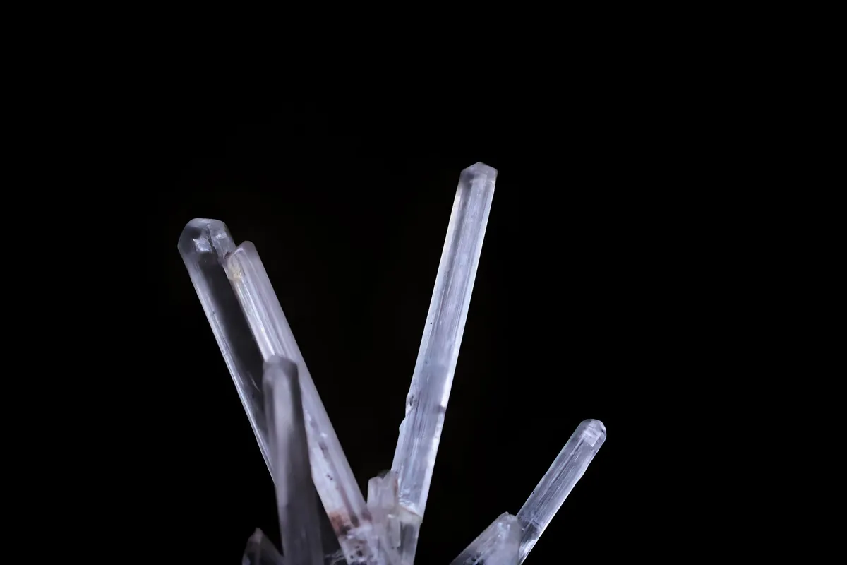 Le quartz et ses variétés : cristal de roche, améthyste, citrine, agate